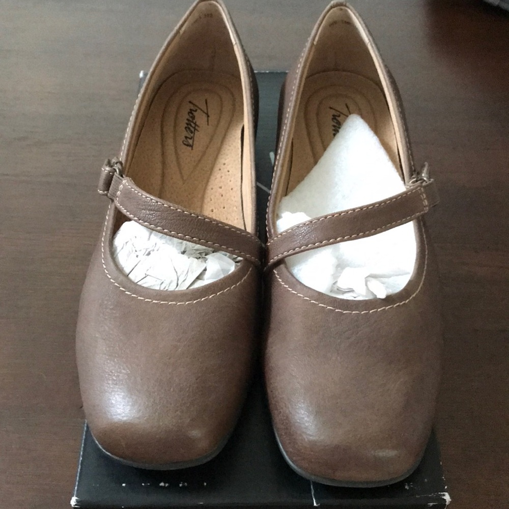 Trotters Simmy Mary Jane Ballerina Shoes